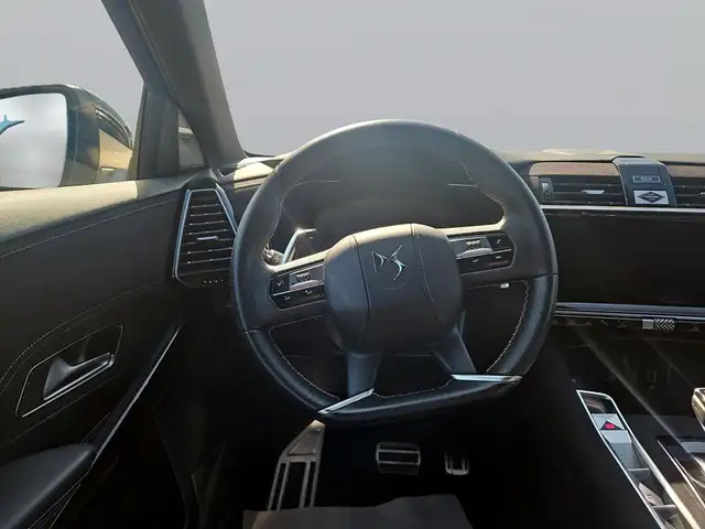 DS Automobiles DS 7 view 13