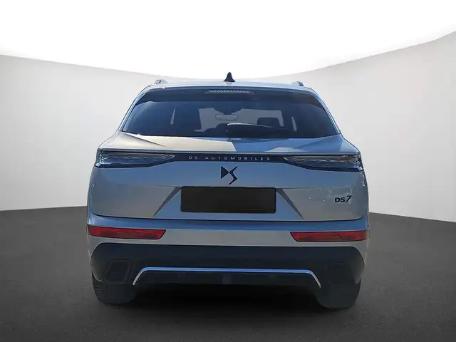 DS Automobiles DS 7 view 3