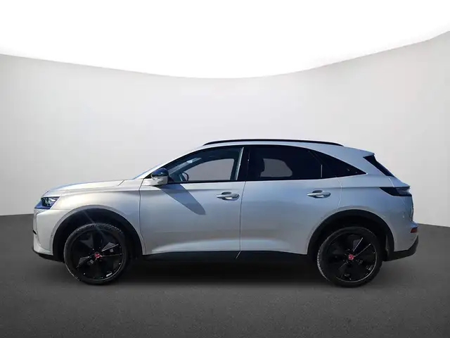 DS Automobiles DS 7 view 4