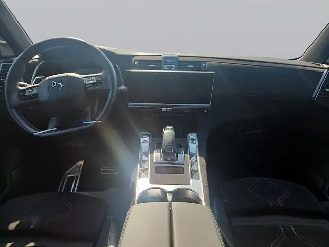 DS Automobiles DS 7 view 10