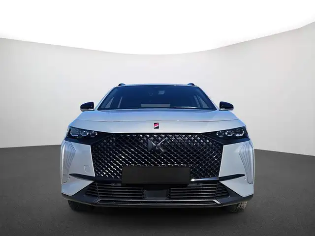 DS Automobiles DS 7 view 2
