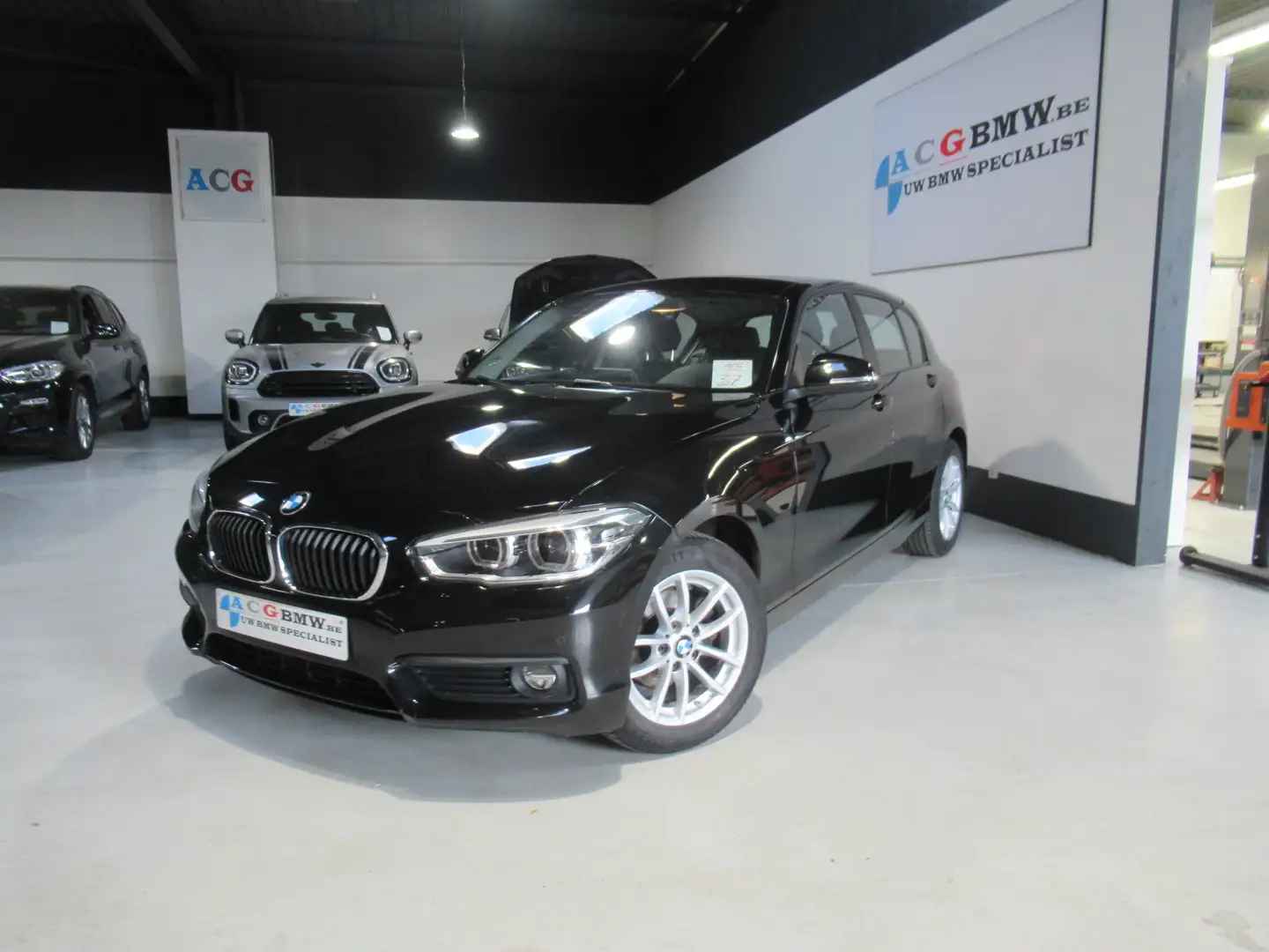 BMW 118 i Lci M Sport Stuur LED Navi ZetelV PDC V+A CC Noir - 1