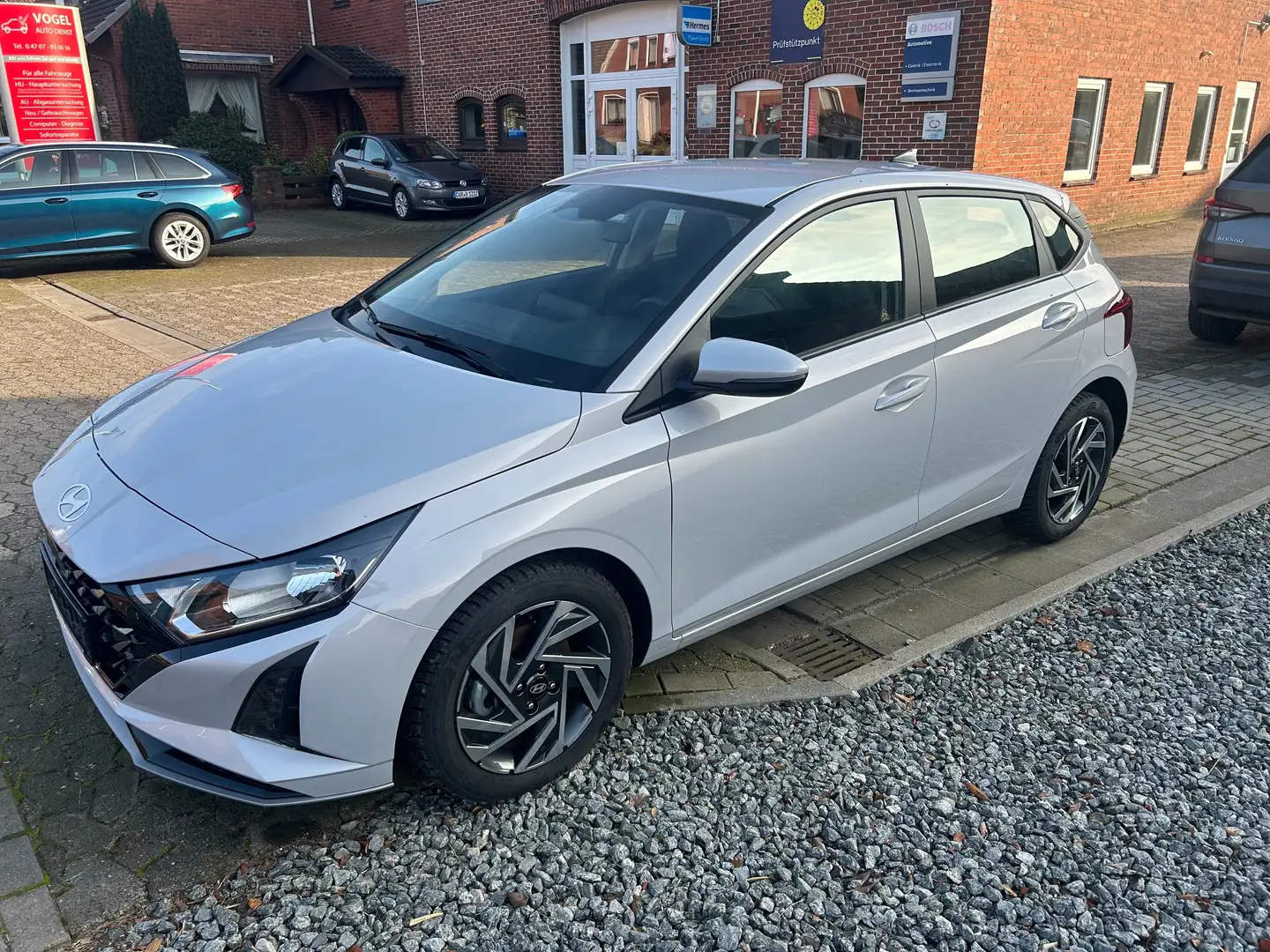 Hyundai i20 Pure Allwetterreifen, Tempomat, Rückfahrkamera Grau - 1