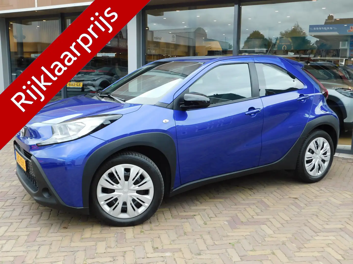 Toyota Aygo X 1.0 VVT-i MT Play Blau - 1