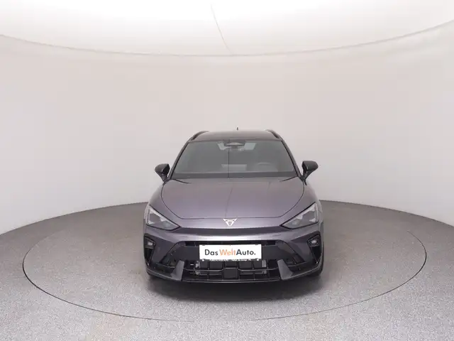Cupra Leon view 3