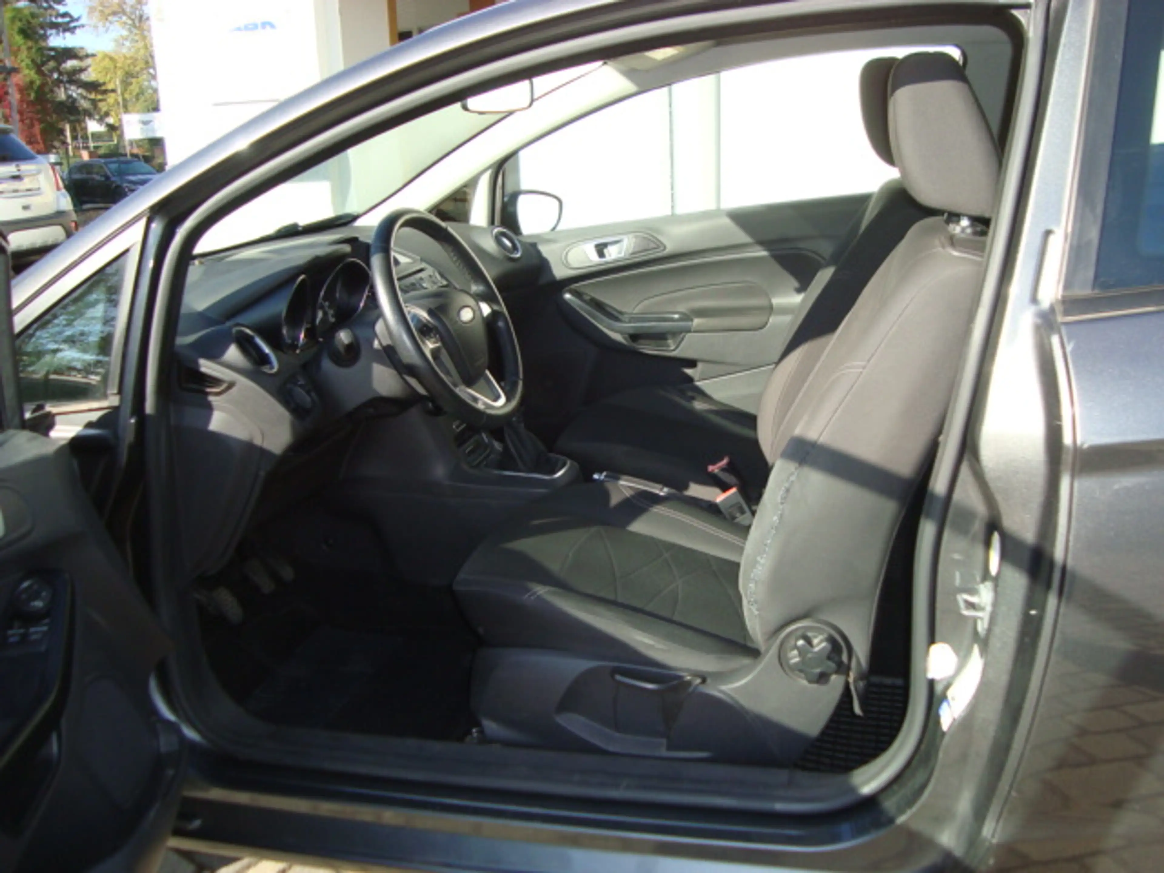 Ford Fiesta Fiesta  5-Türer 1.25 Trend Winterpaket/PDC — photo 6