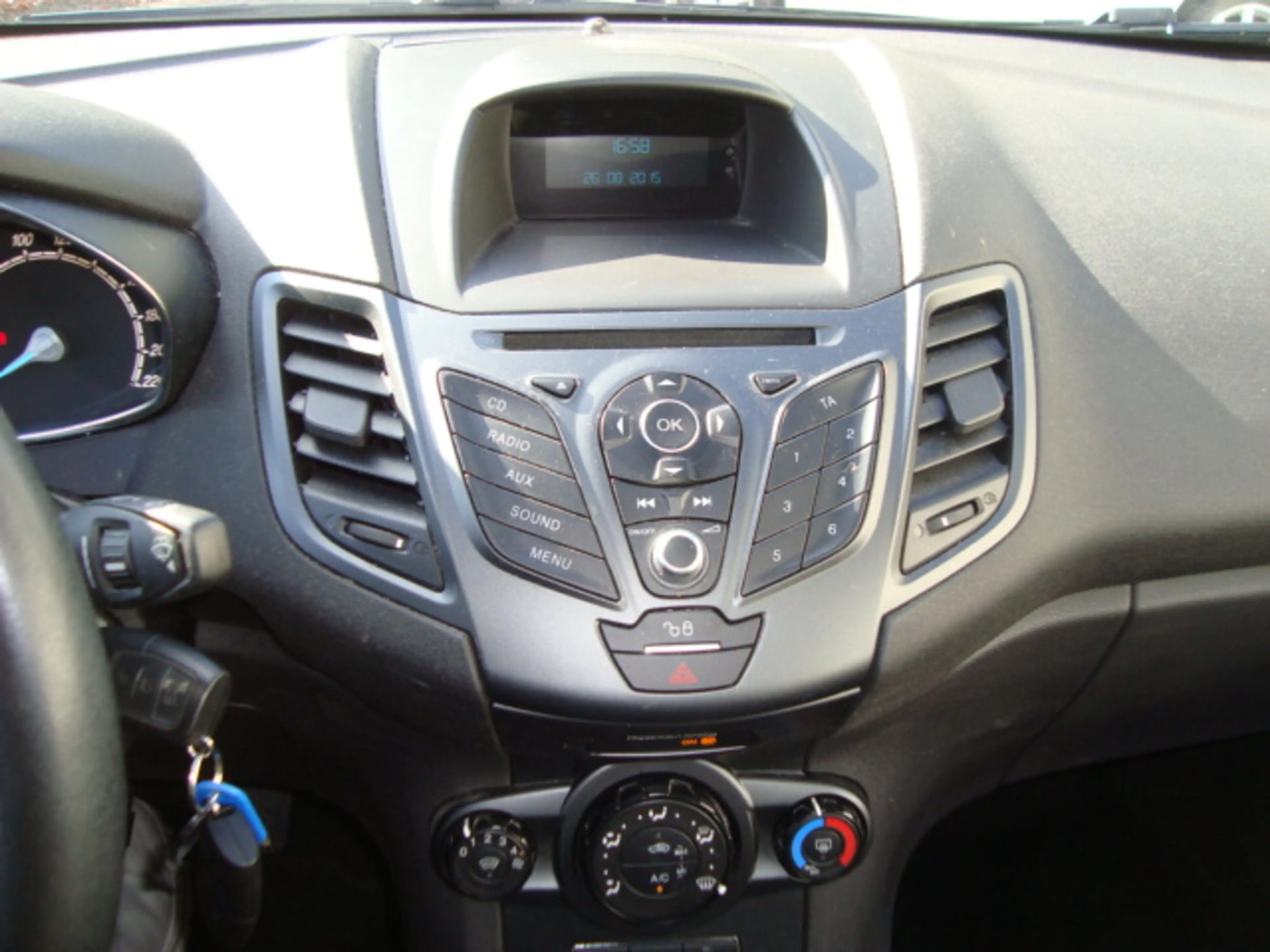 Ford Fiesta Fiesta  5-Türer 1.25 Trend Winterpaket/PDC — photo 10