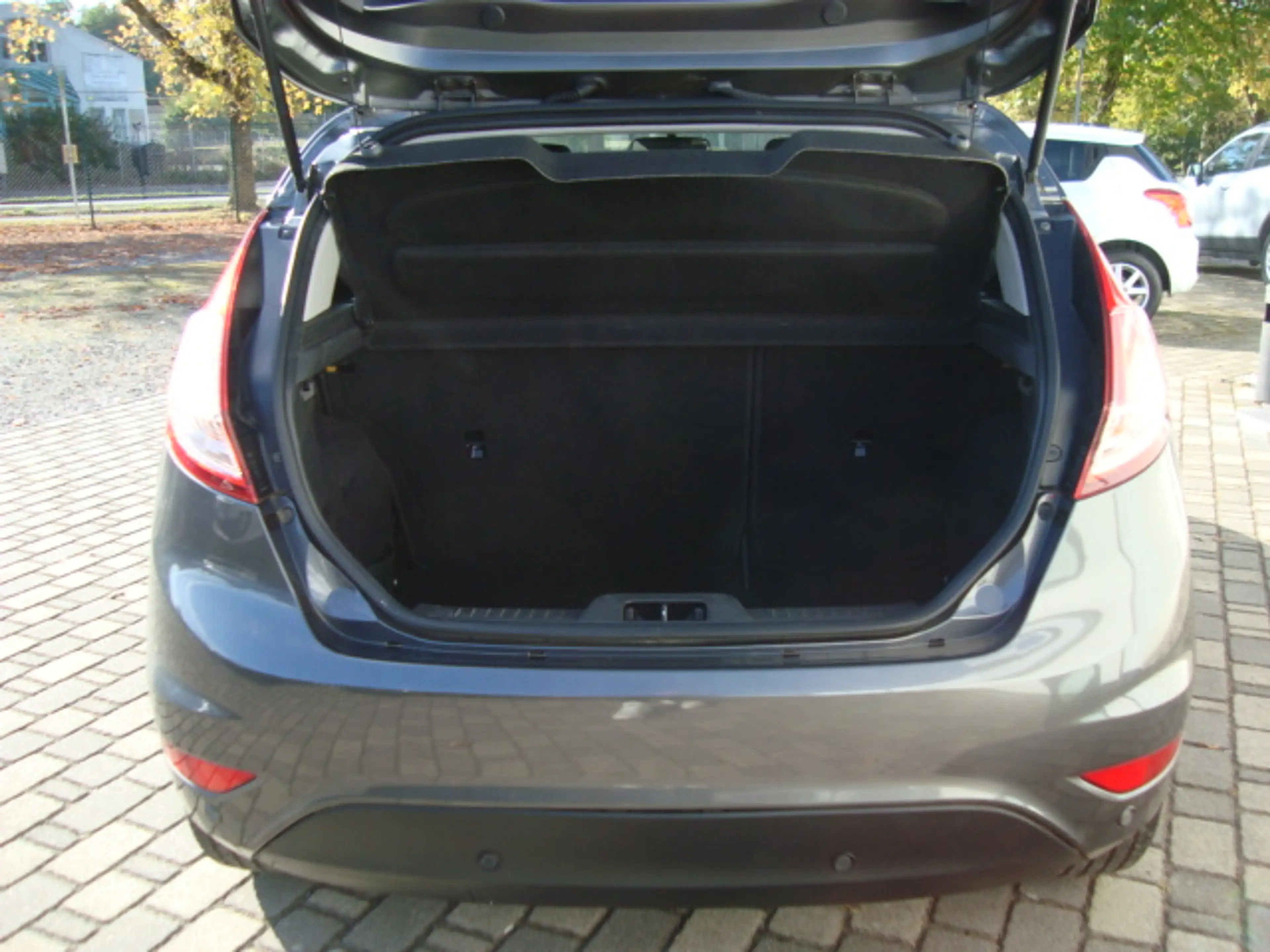 Ford Fiesta Fiesta  5-Türer 1.25 Trend Winterpaket/PDC — photo 14