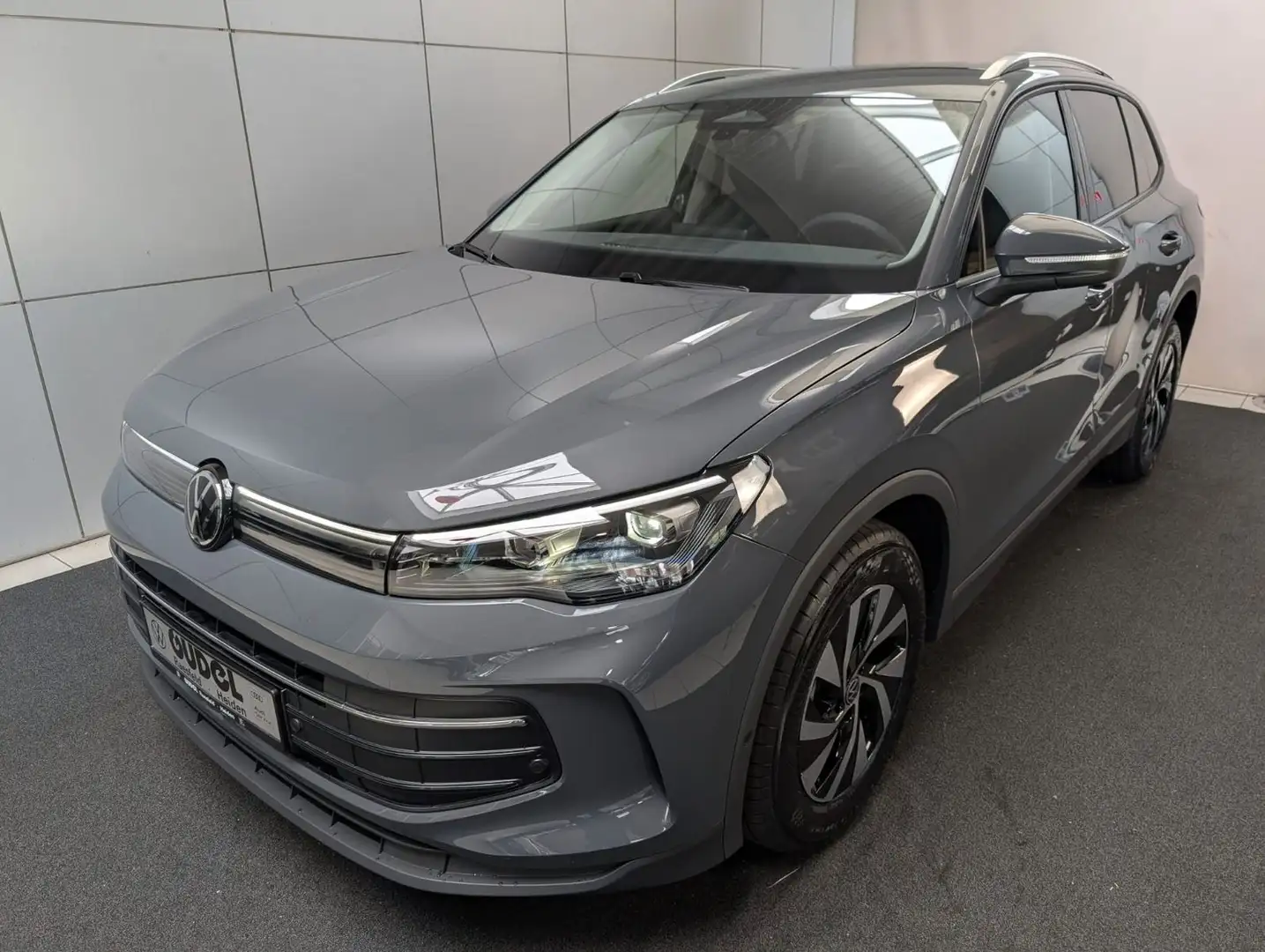 Volkswagen Tiguan 2.0 TDI DSG Life AHK LED-Plus Komfortpak. Gris - 2
