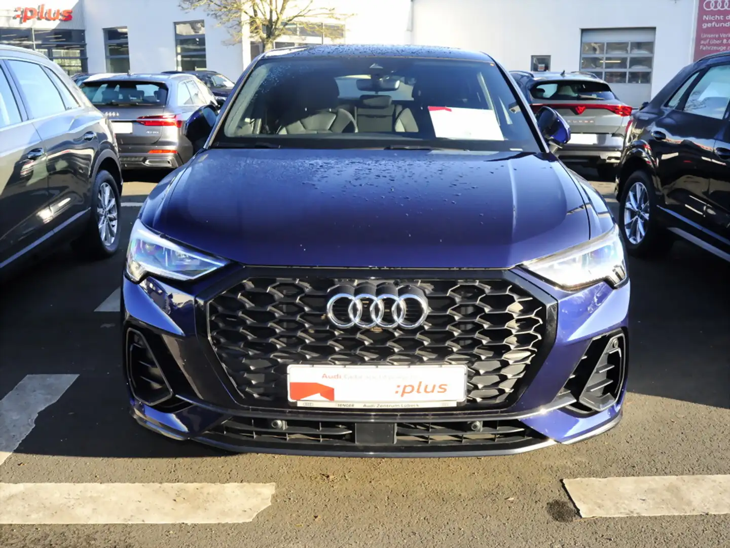 Audi Q3 Sportback 45 TFSI e S tronic Navi Pano S line Blau - 2