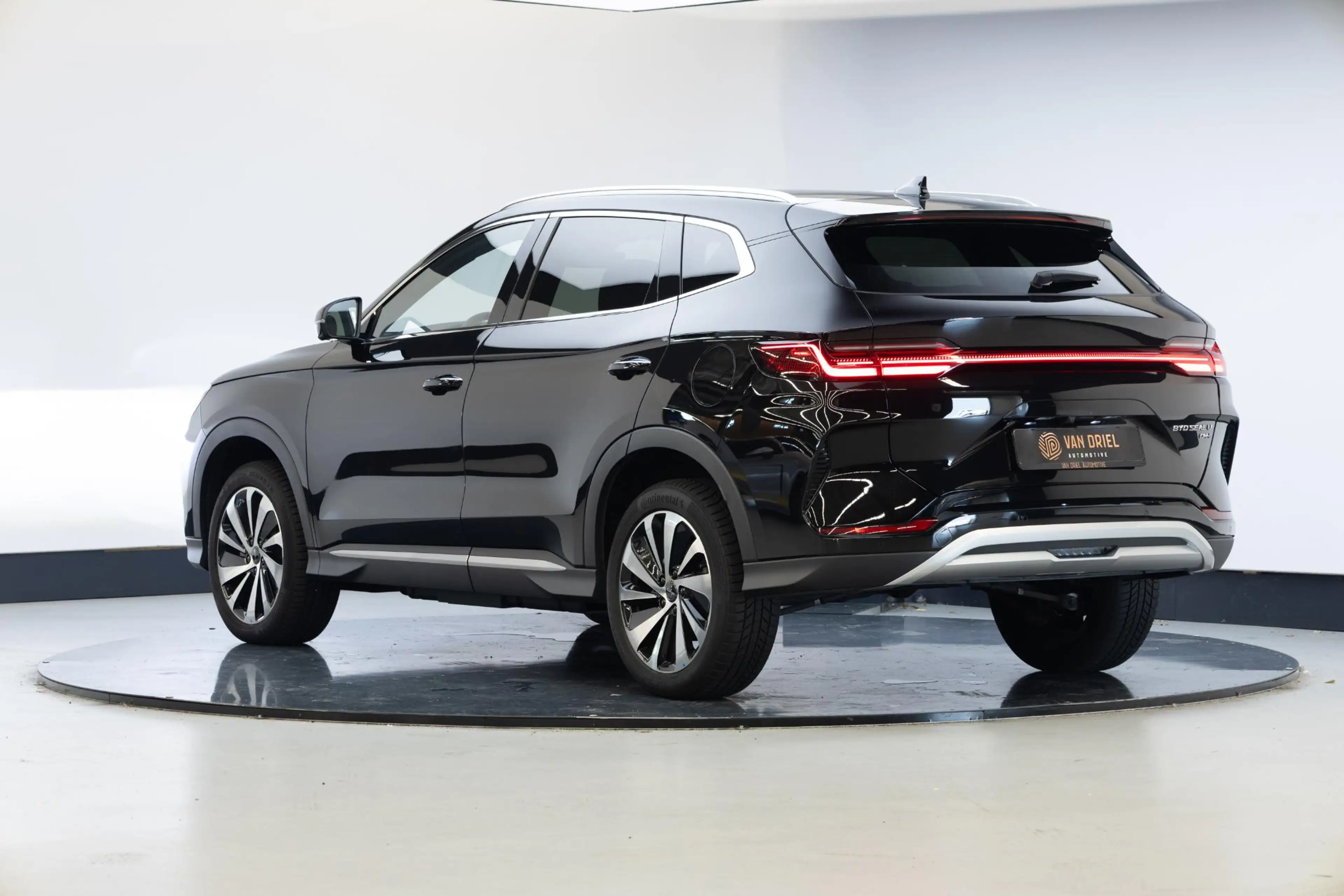 BYD Seal U 1.5 DM-i FWD Boost | Rijklaar | 18,3 kWh | 87km WL — photo 2