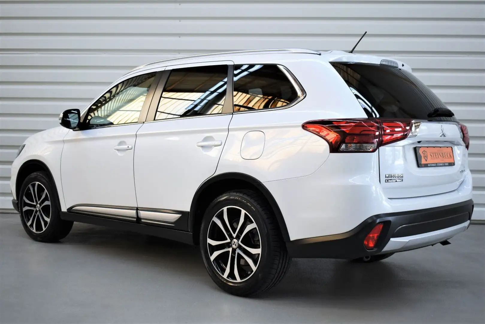 Mitsubishi Outlander Star 2WD+1.Hand+Tempomat+SHZ Weiß - 2