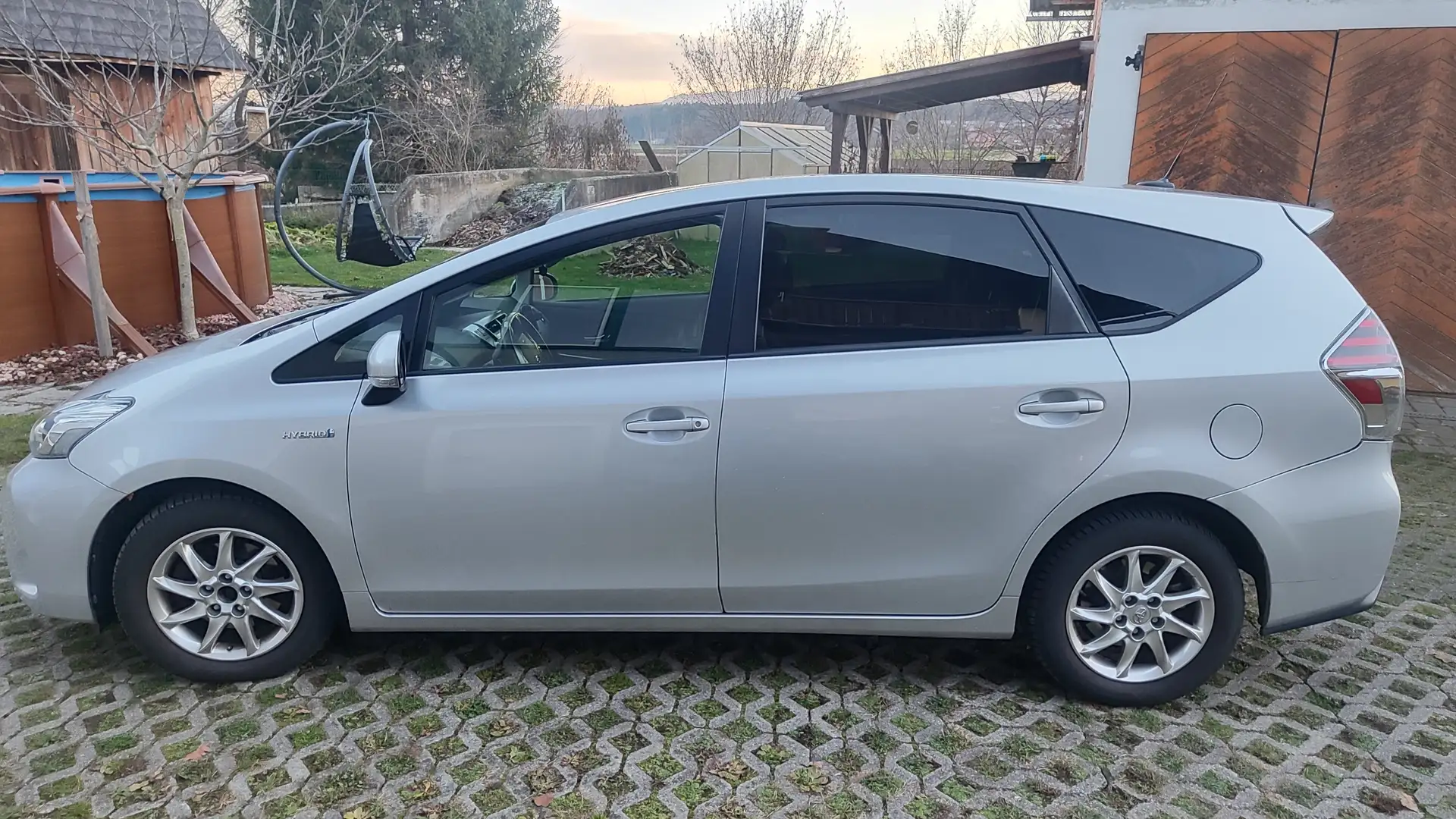 Toyota Prius+ Prius+ 1,8 VVT-i Hybrid Comfort Comfort Silber - 1
