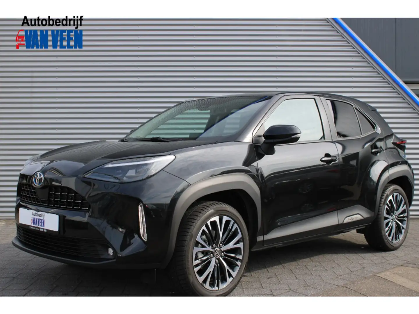Toyota Yaris Cross 1.5 Hybrid Executive Automaat Zwart - 1