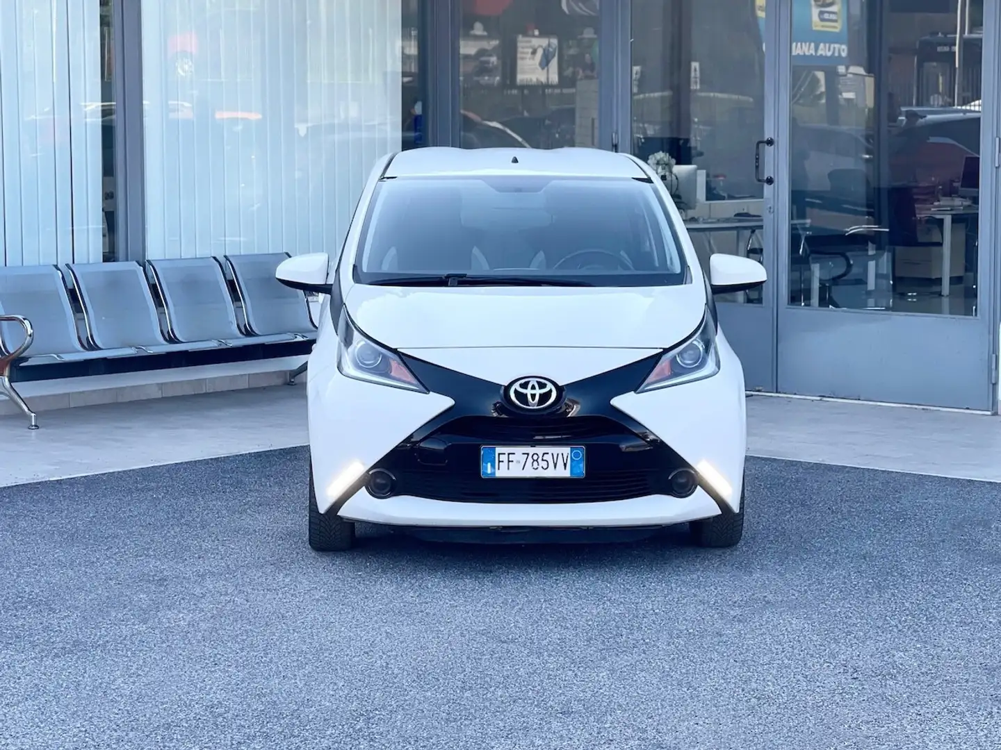 Toyota Aygo 1.0 Benzina 69CV E6 Neo. - 2016 Bianco - 2