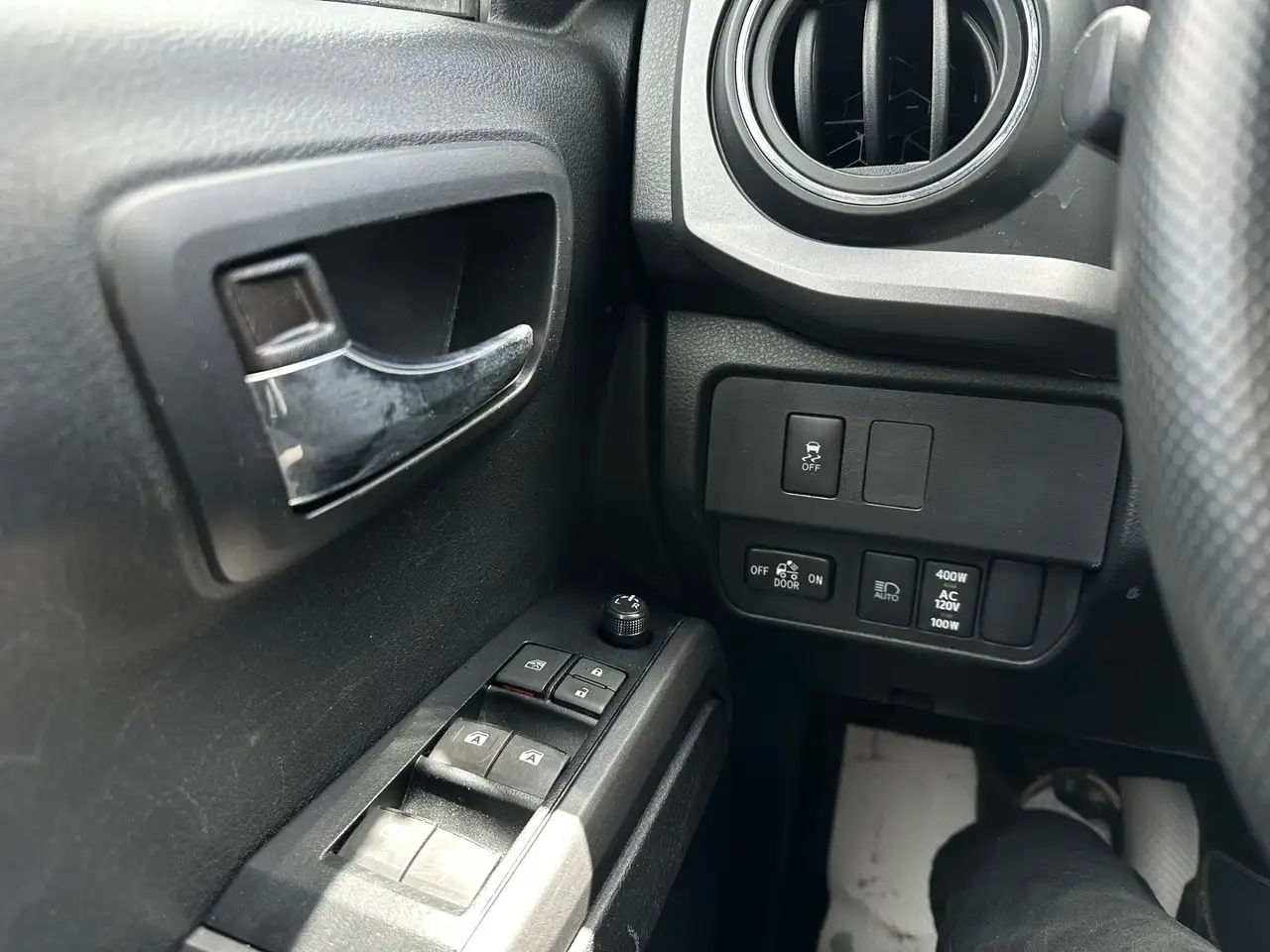 Toyota Tacoma снимка Toyota Tacoma