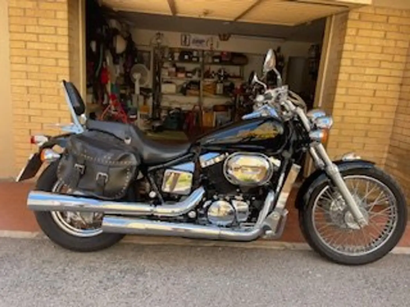 Honda Black Widow 750 Black - 1