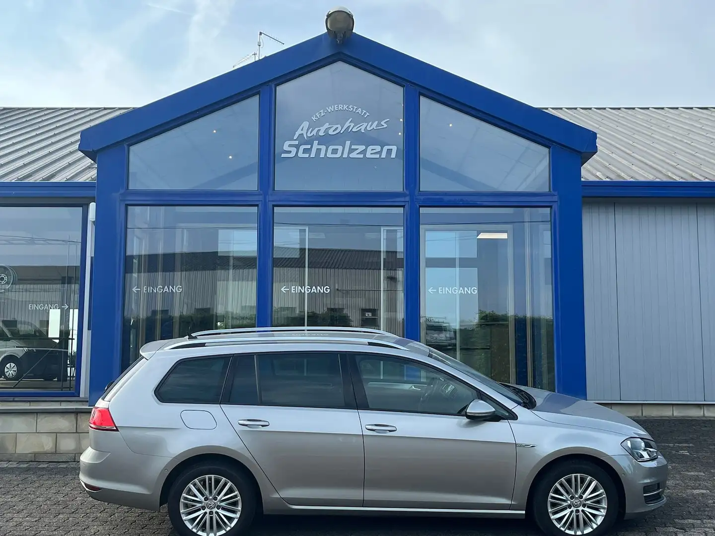 Volkswagen Golf Variant 1,6 TDI Cup BMT NAVI TEMP SHZ Срібний - 1