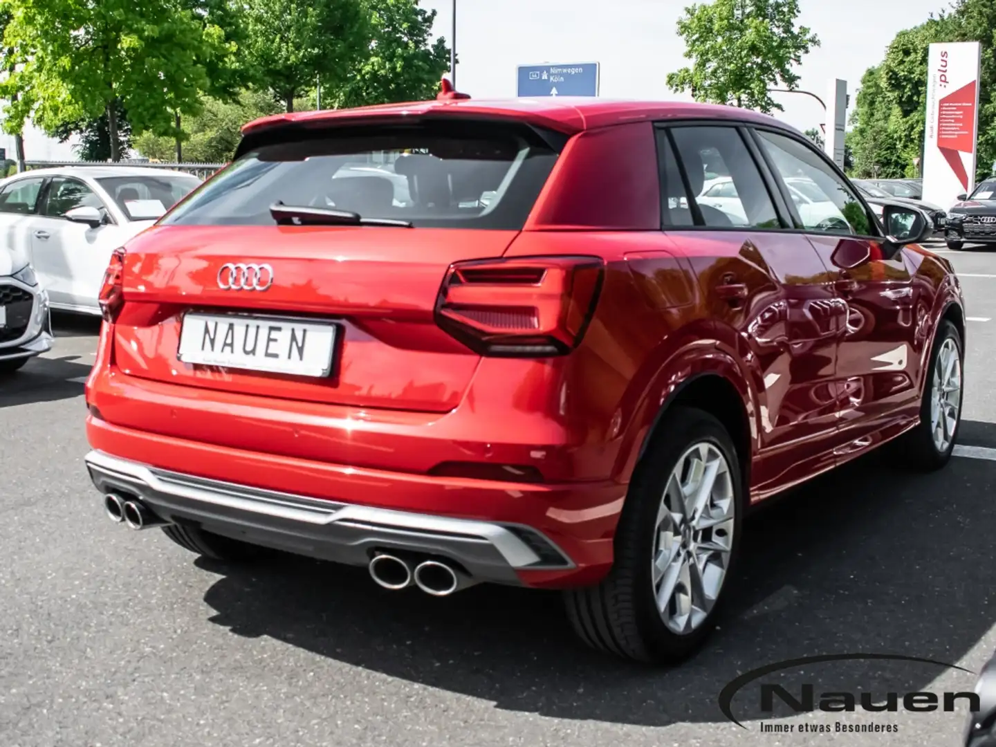 Audi SQ2 2.0 TFSI quattro Navi Leder Soundsystem LED Piros - 2