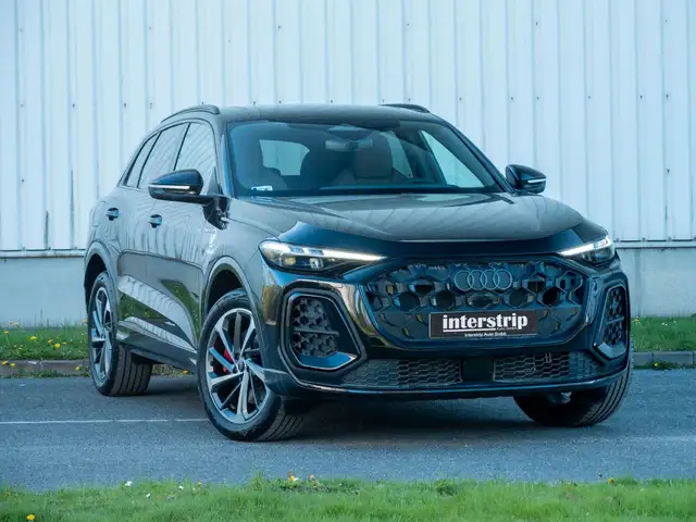 Audi Q5 view 3