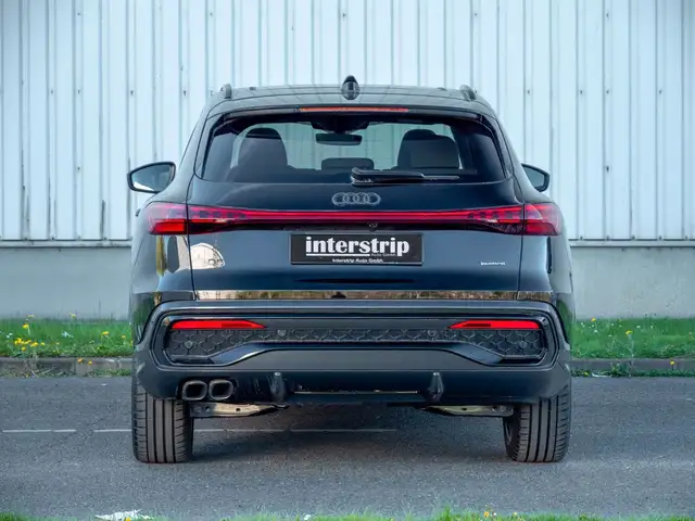 Audi Q5 view 4
