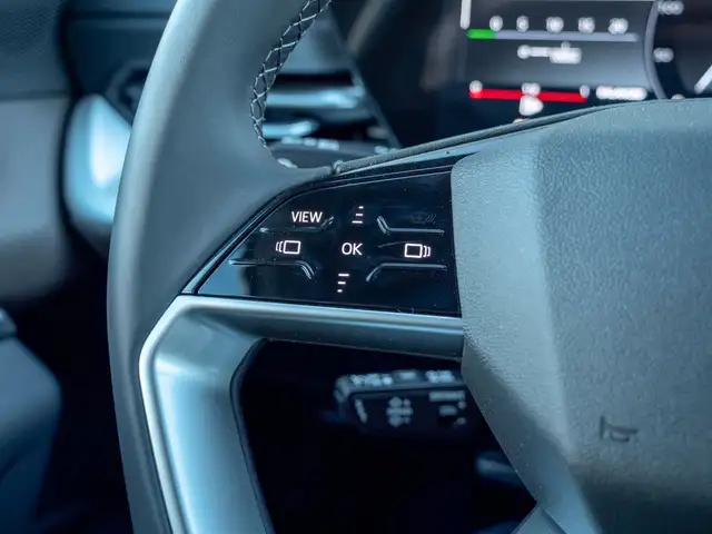 Audi Q5 view 14