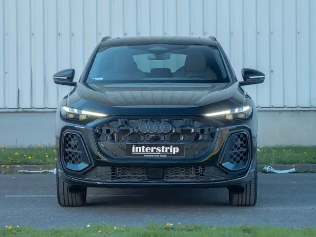 Audi Q5 view 2
