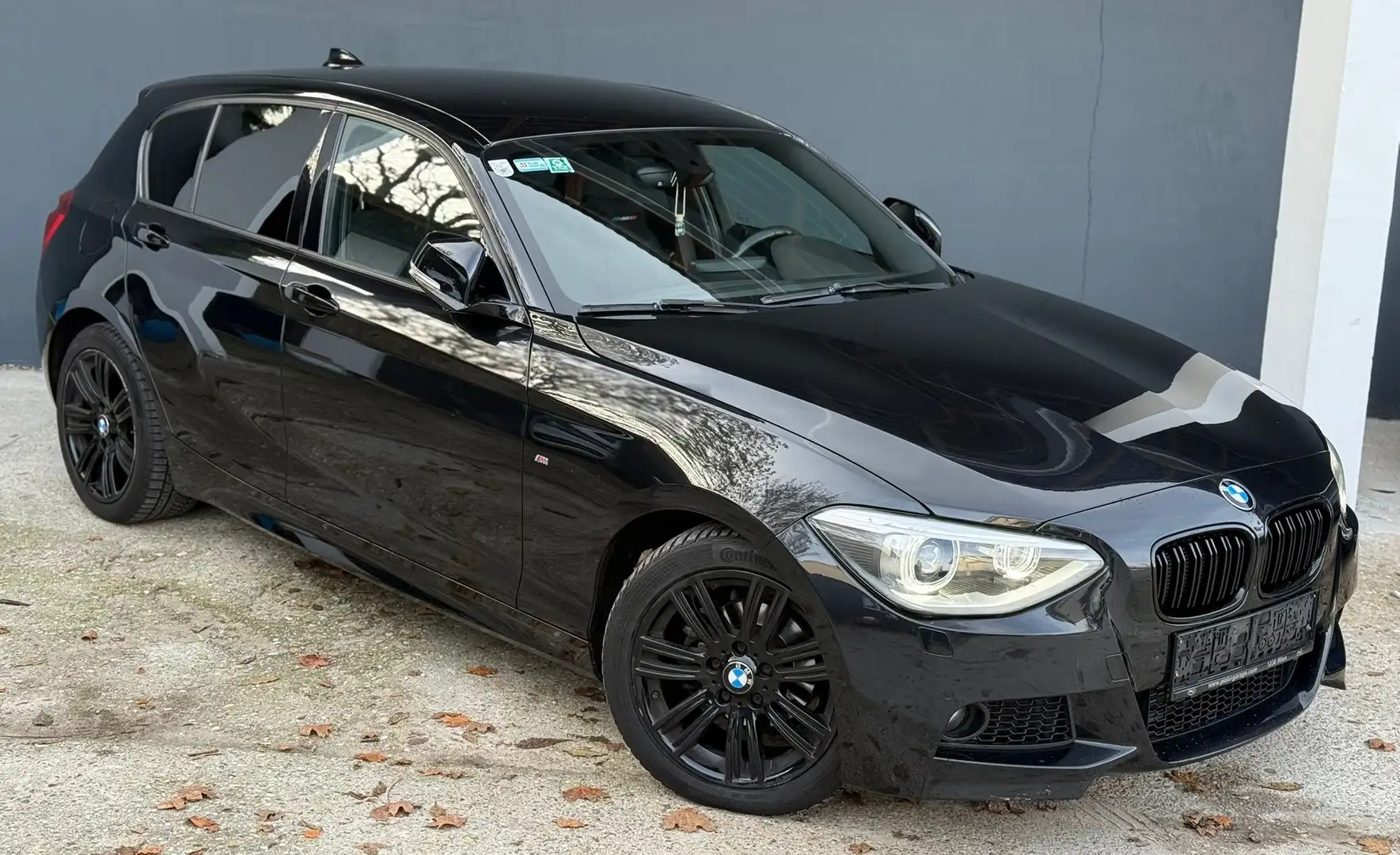 BMW 118 118 d M-Paket Aut. Schwarz - 2