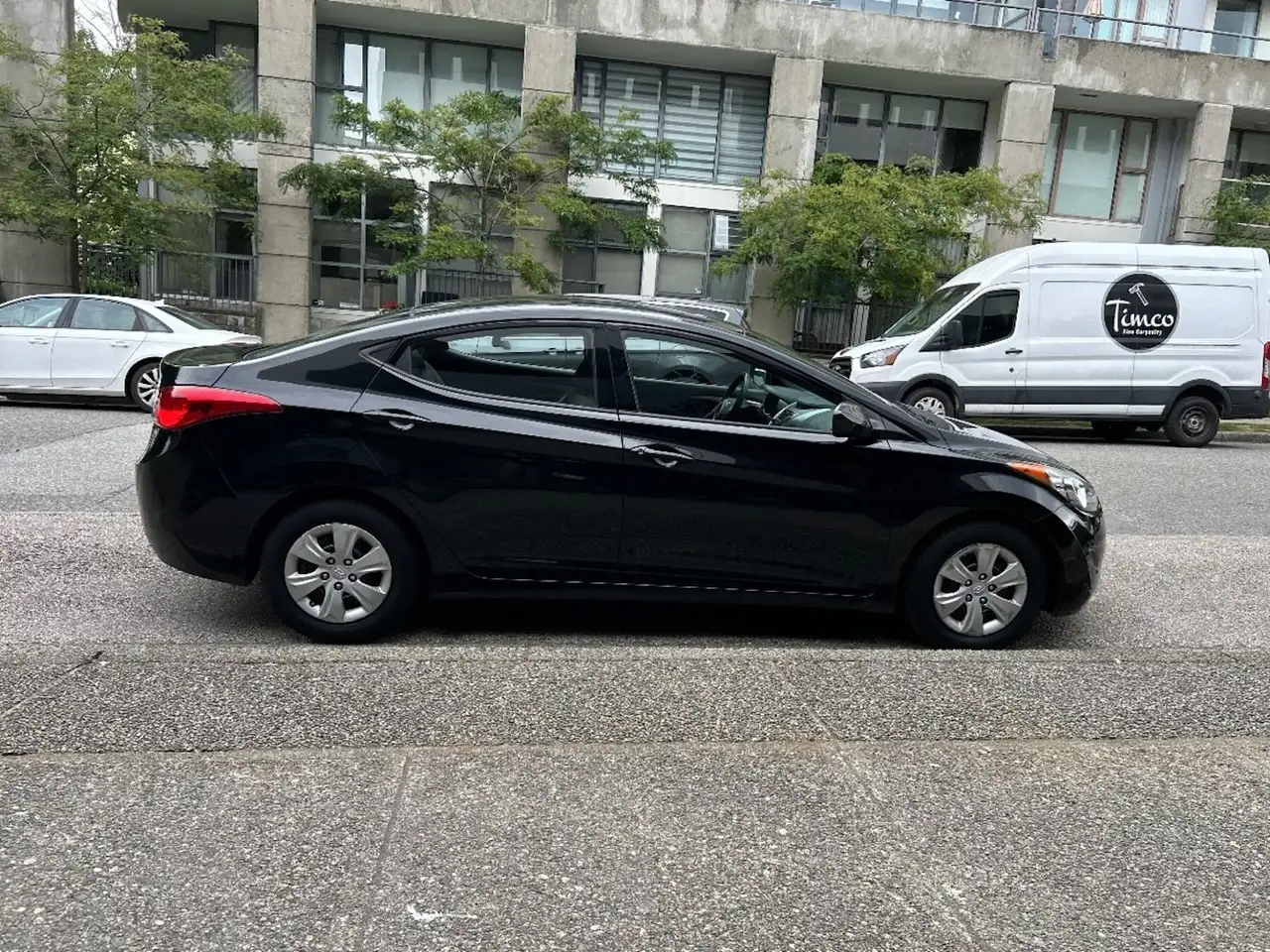 Hyundai ELANTRA photo Hyundai ELANTRA
