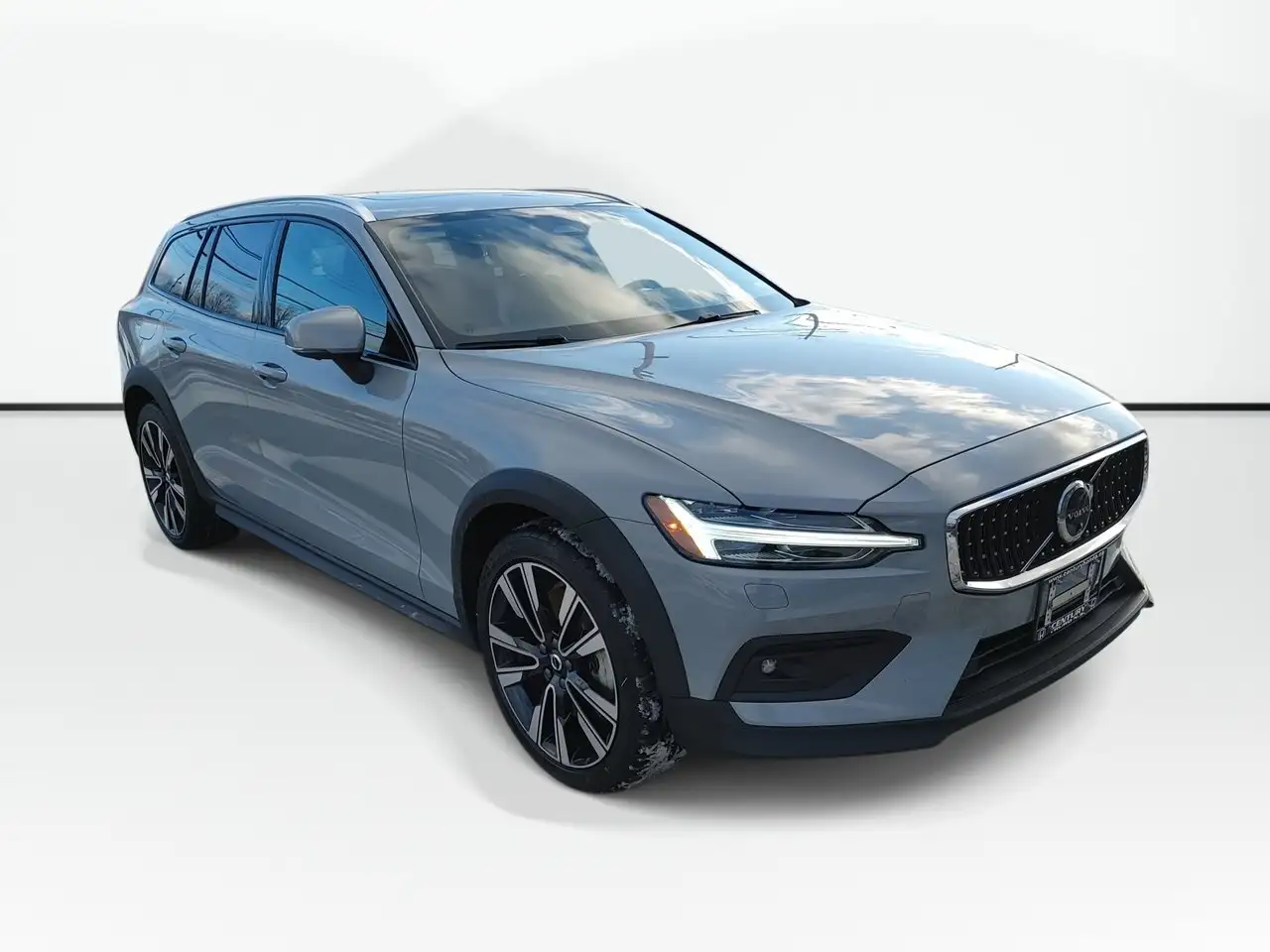 2025 Volvo V60 Cross Country