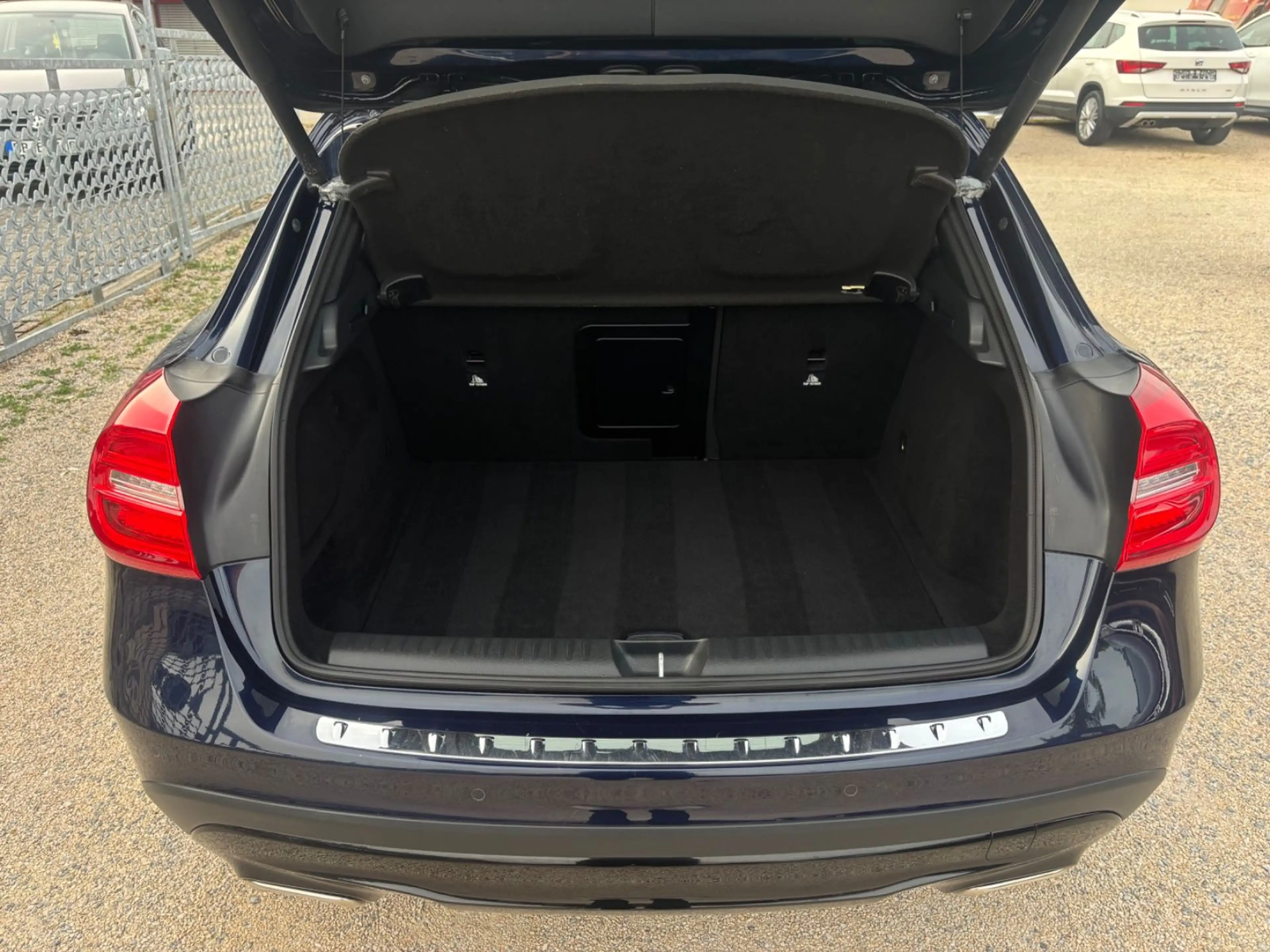 Mercedes-Benz GLA 220 d,Memory,Kamera,Night-Paket,Navi,I-HAND — photo 12