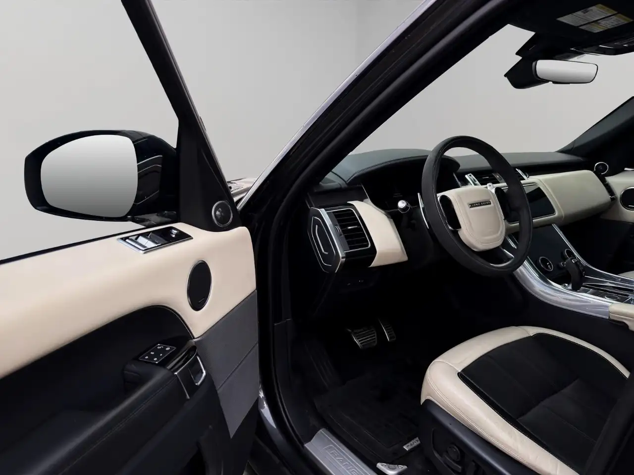 Land Rover Range Rover Sport снимка Land Rover Range Rover Sport