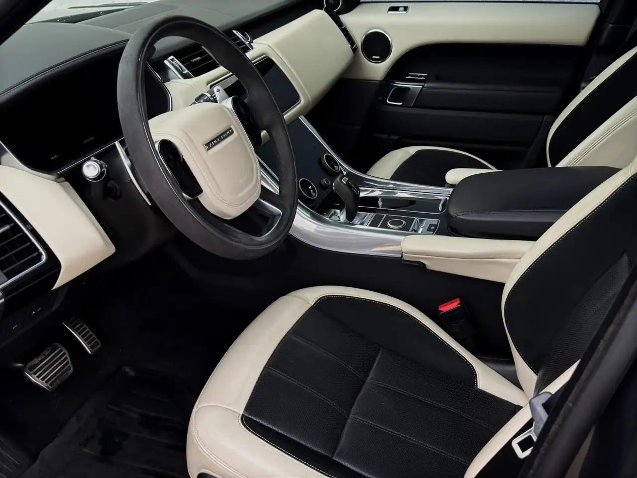 Land Rover Range Rover Sport снимка Land Rover Range Rover Sport