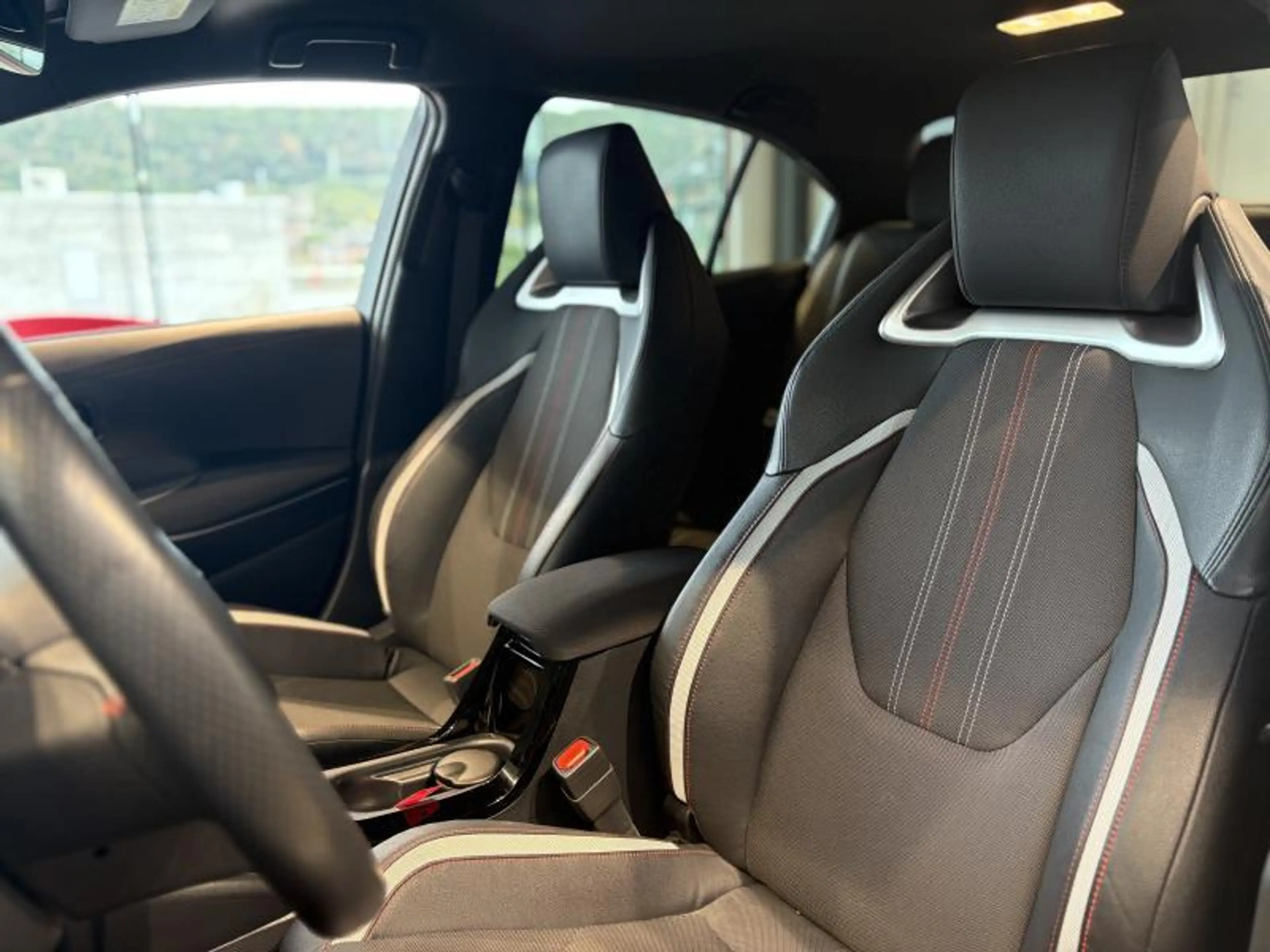 Toyota Corolla SEDAN GR SPORT — photo 11