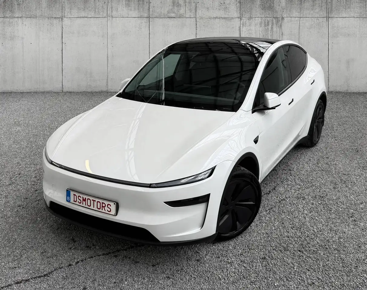 Tesla Model Y Juniper RWD Premium versie met panoramisch dak! LFP batterij Perfecte staat!
