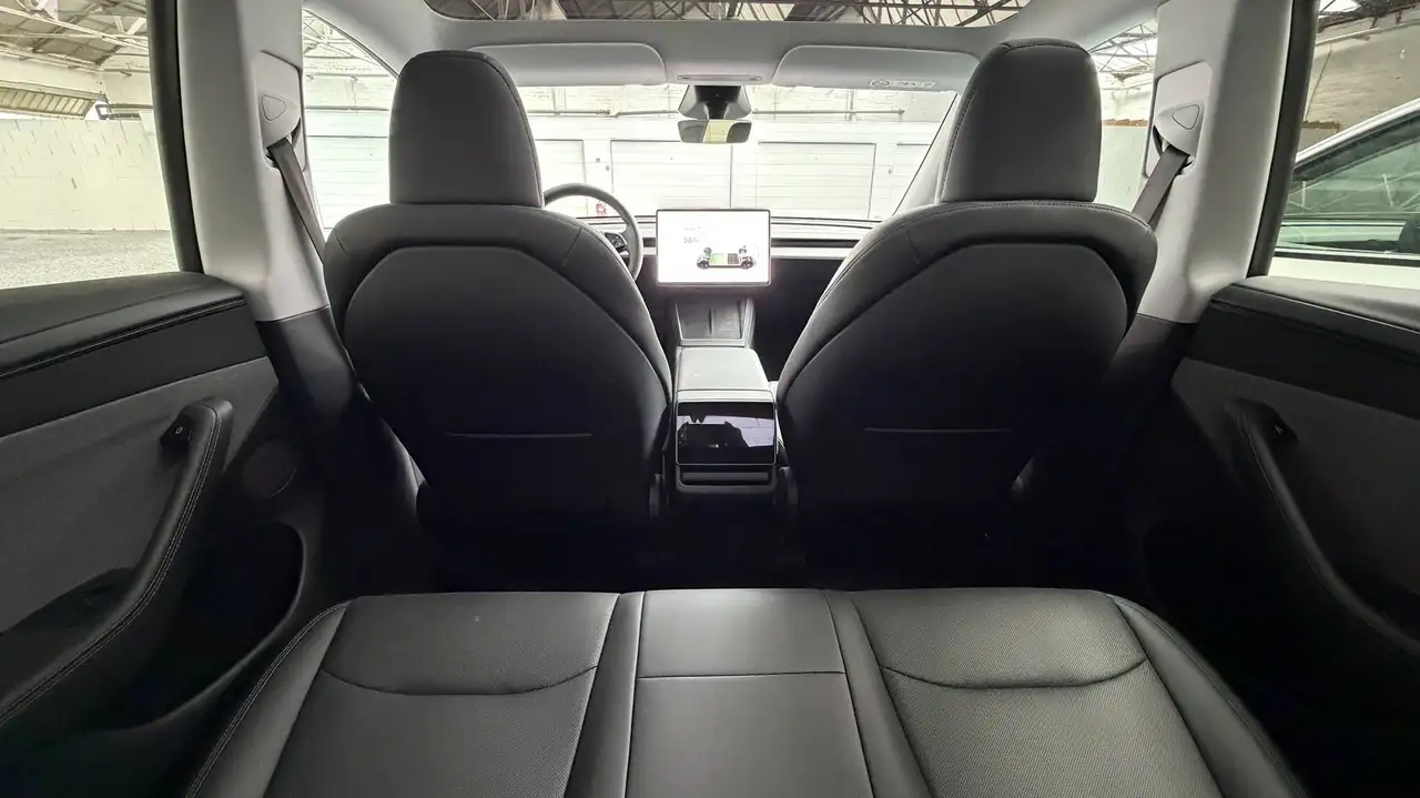 Tesla Model Y Juniper RWD Premium versie met panoramisch dak! LFP batterij Perfecte staat!, миниатюра 24