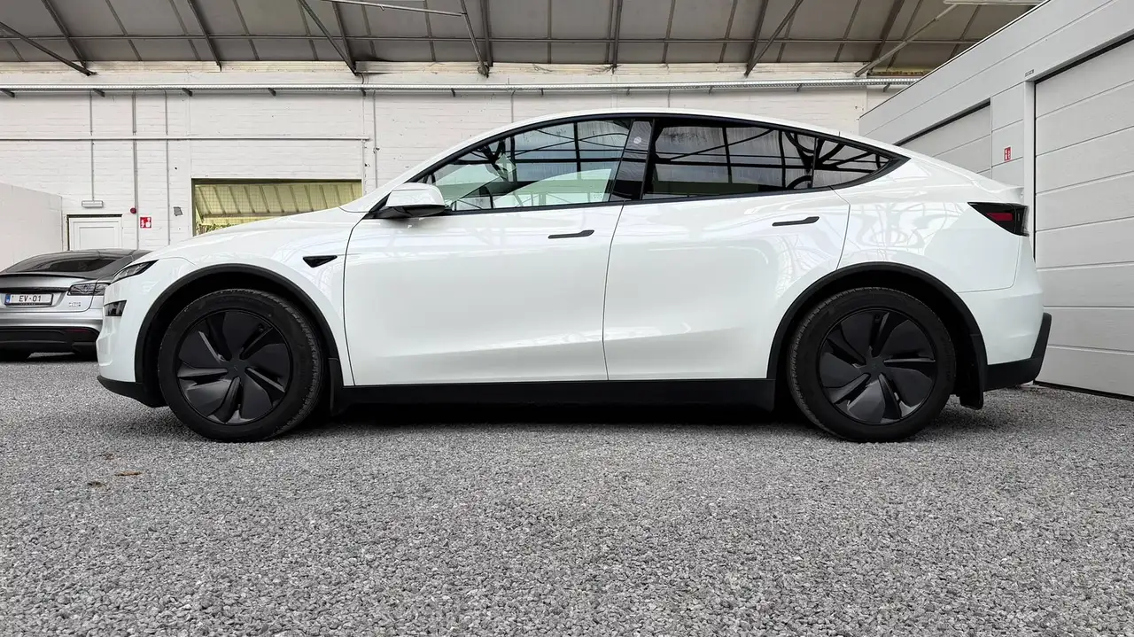 Tesla Model Y Juniper RWD Premium versie met panoramisch dak! LFP batterij Perfecte staat!, миниатюра 8