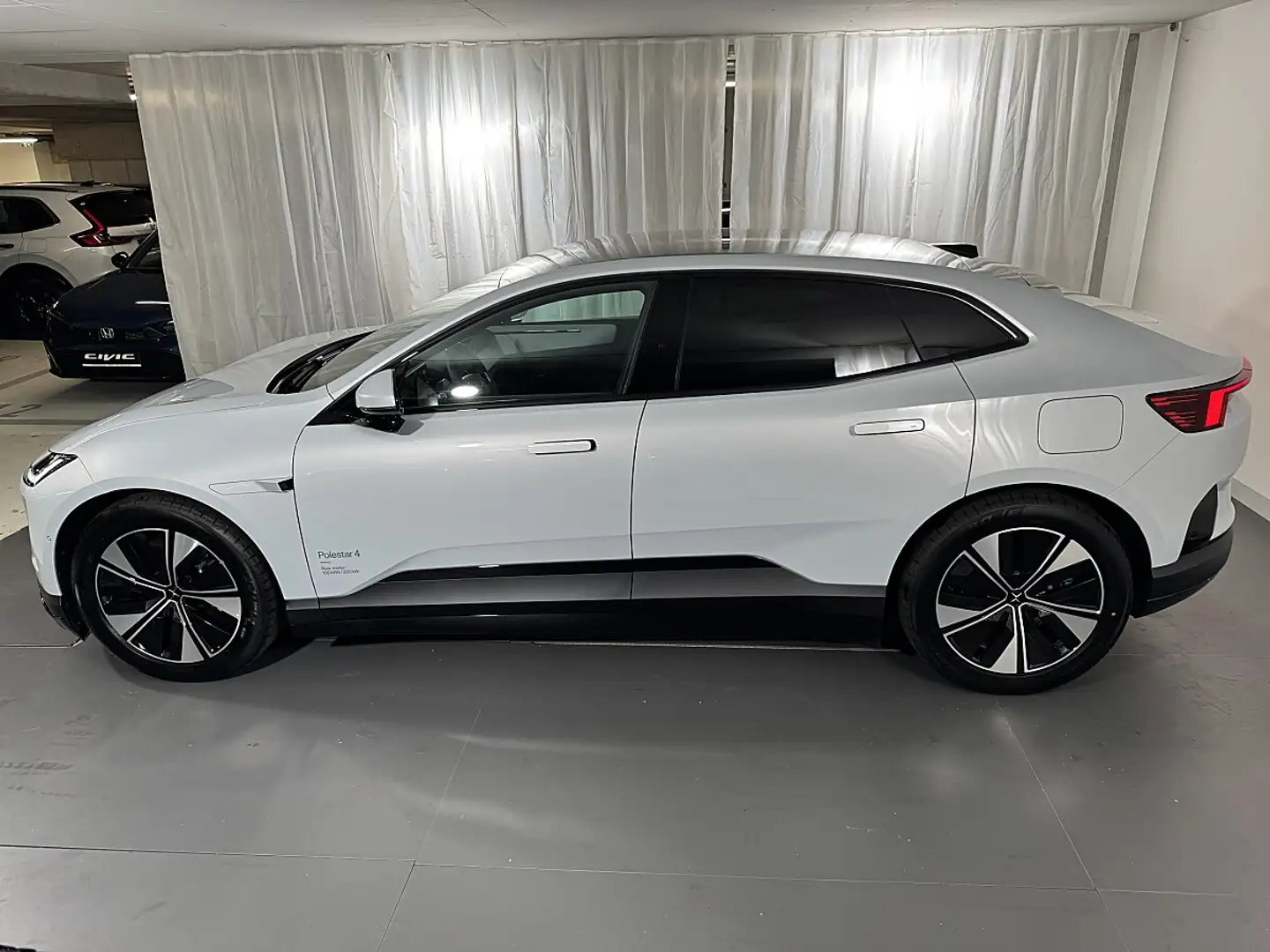 Polestar 4 Coupe MY27 Long Range Rear Motor Elektro 100kWh... Silber - 2