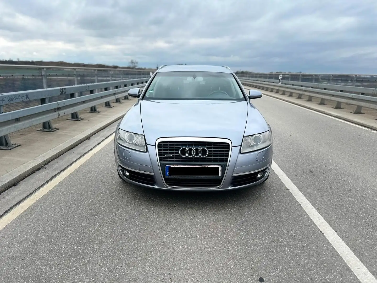 Audi A6 Avant 3.0 TDI quattro Silber - 2