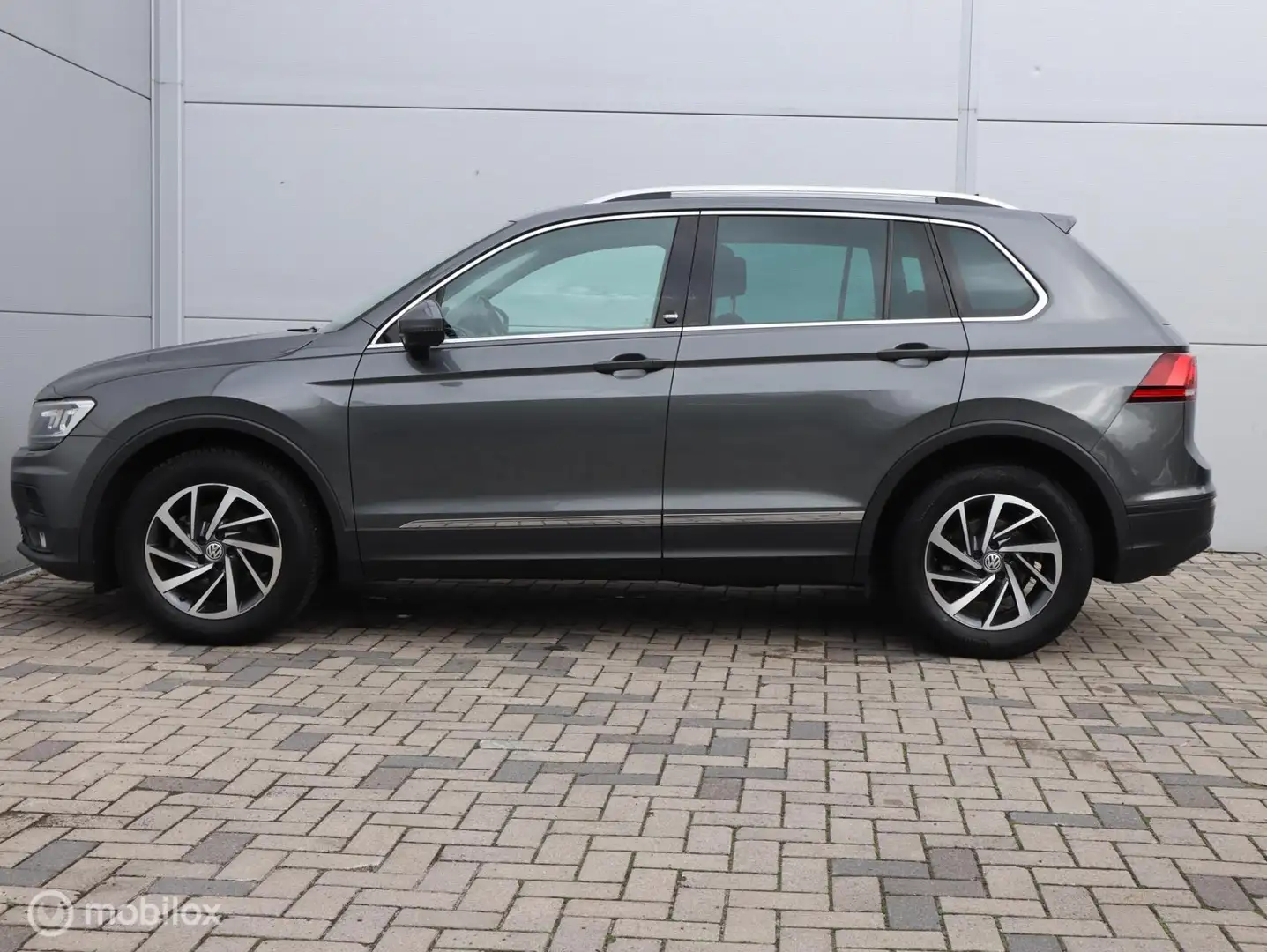 Volkswagen Tiguan 1.4 TSI Comfortline Trekhaak Leer Virtual ACC Grigio - 2