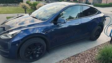 Model Y 72.5 kWh Dual Motor Long Range (324 kW)