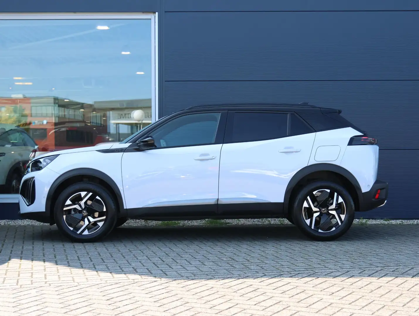Peugeot 2008 1.2 PureTech 130 GT Alcantara | Elektrisch verstel Wit - 2