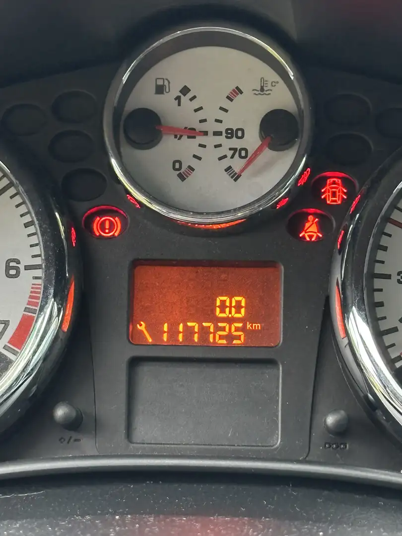 Peugeot 207 SW Outdoor 1,6 16V VTi - 2