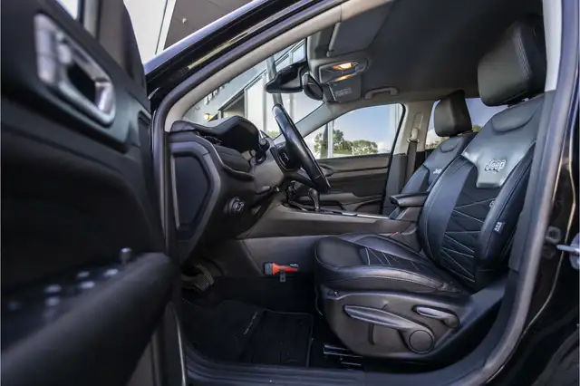 Jeep Compass view 9