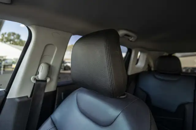 Jeep Compass view 12
