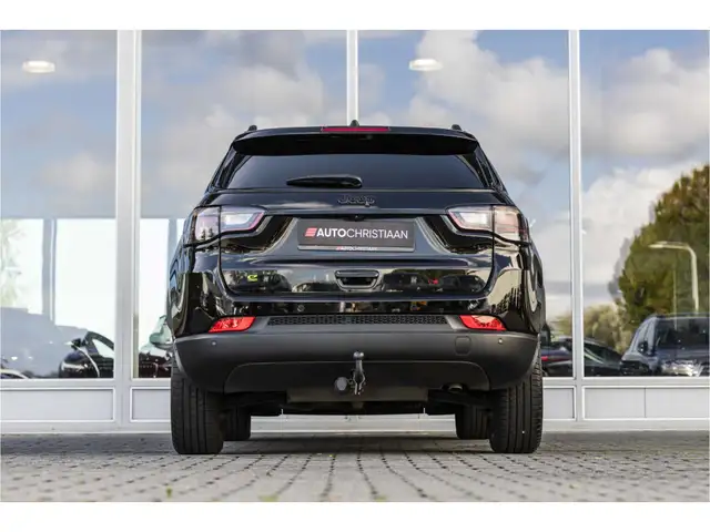 Jeep Compass view 4