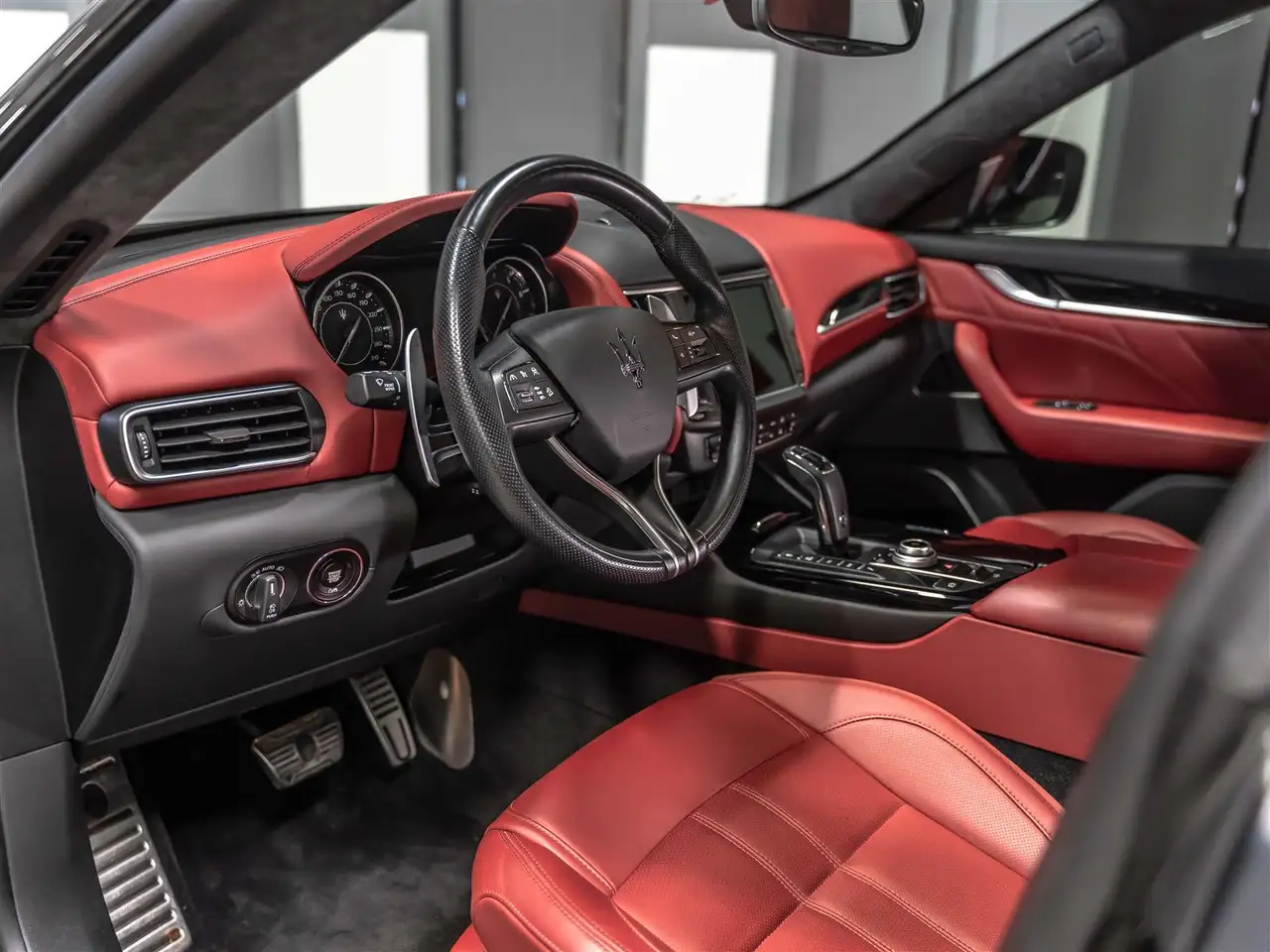 Maserati Levante снимка Maserati Levante