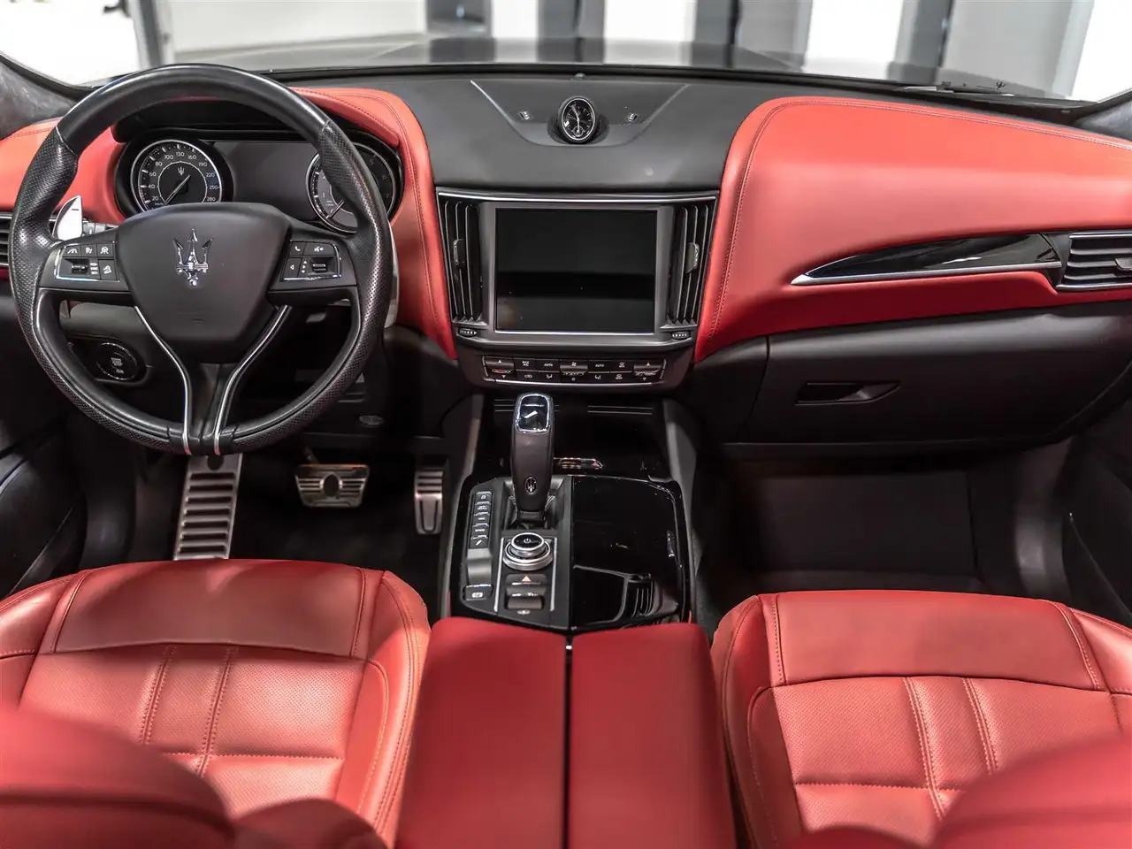 Maserati Levante снимка Maserati Levante