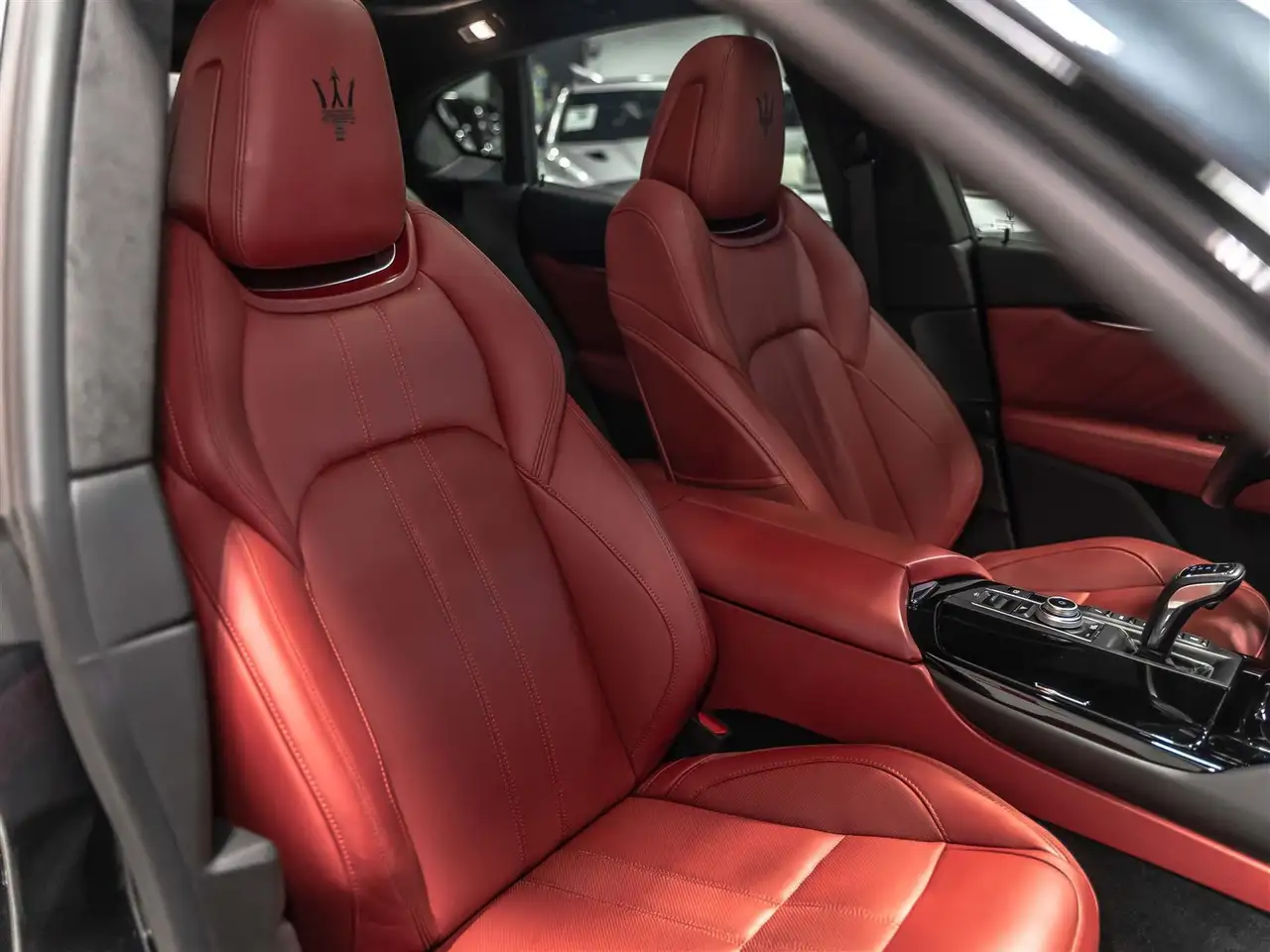 Maserati Levante снимка Maserati Levante