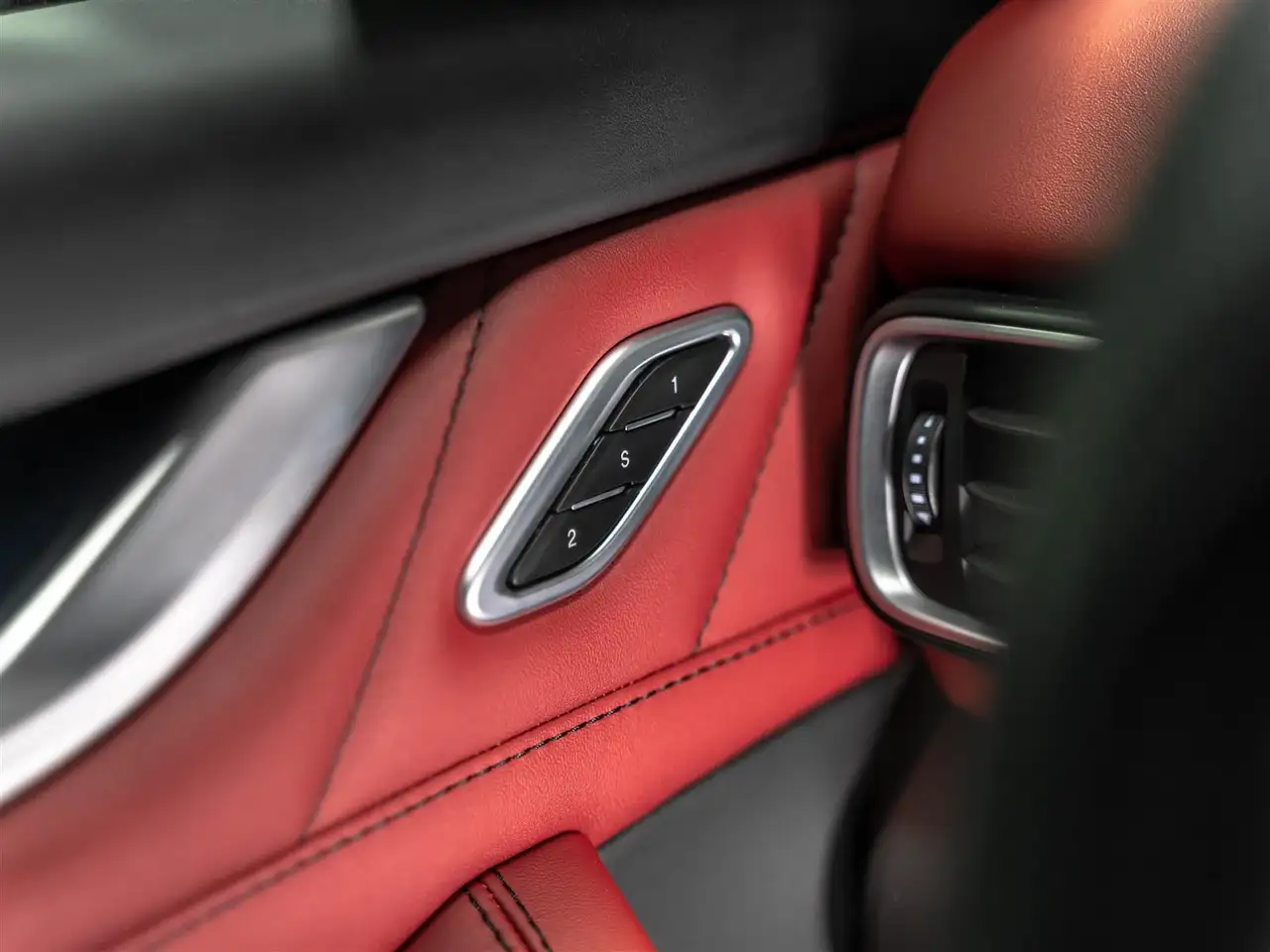 Maserati Levante снимка Maserati Levante